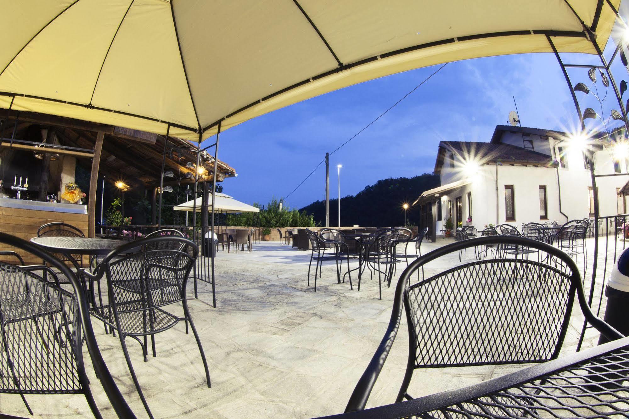 Agriturismo Cascina Del Vai Cairo Montenotte Exteriör bild