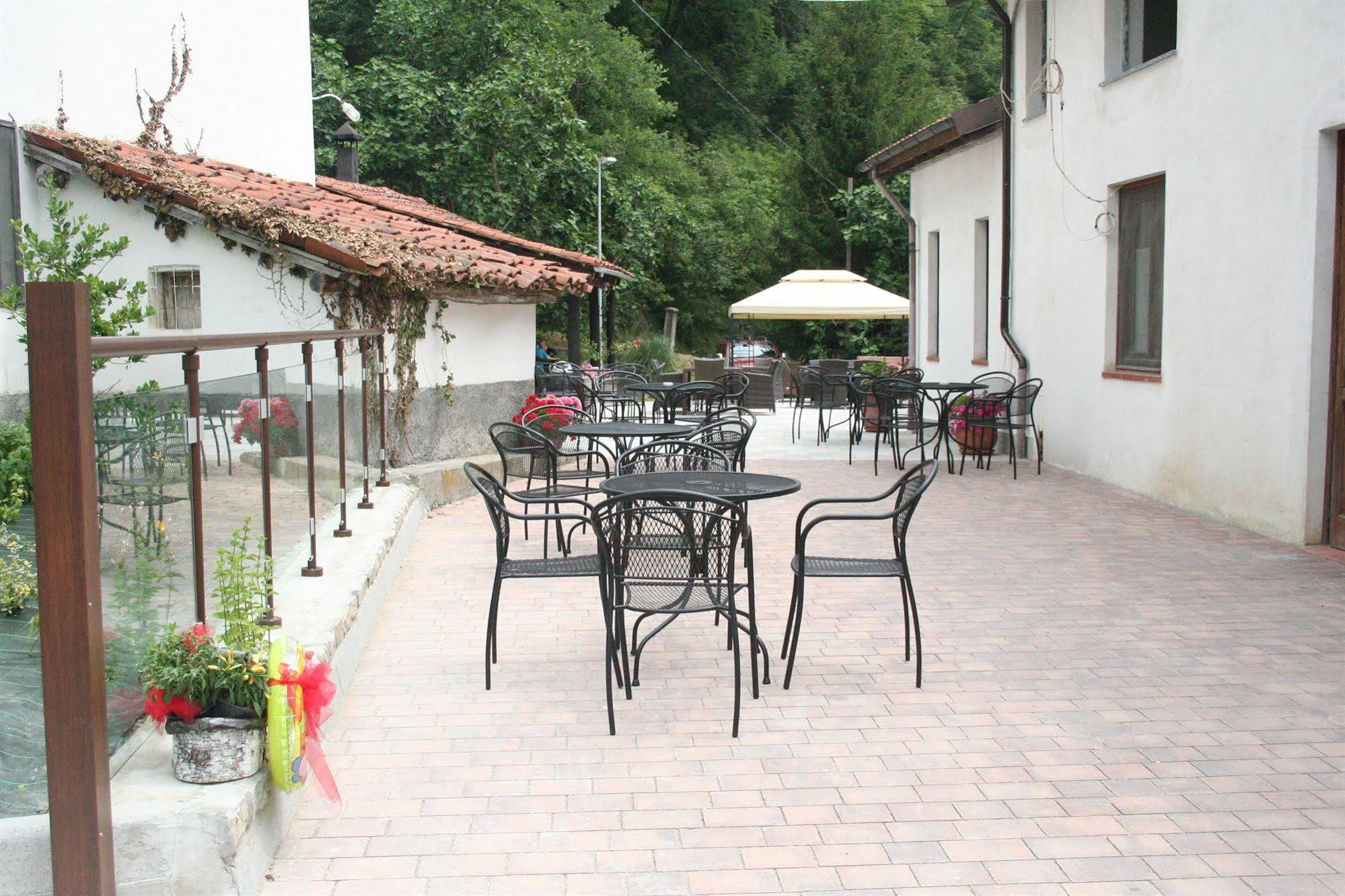 Agriturismo Cascina Del Vai Cairo Montenotte Exteriör bild