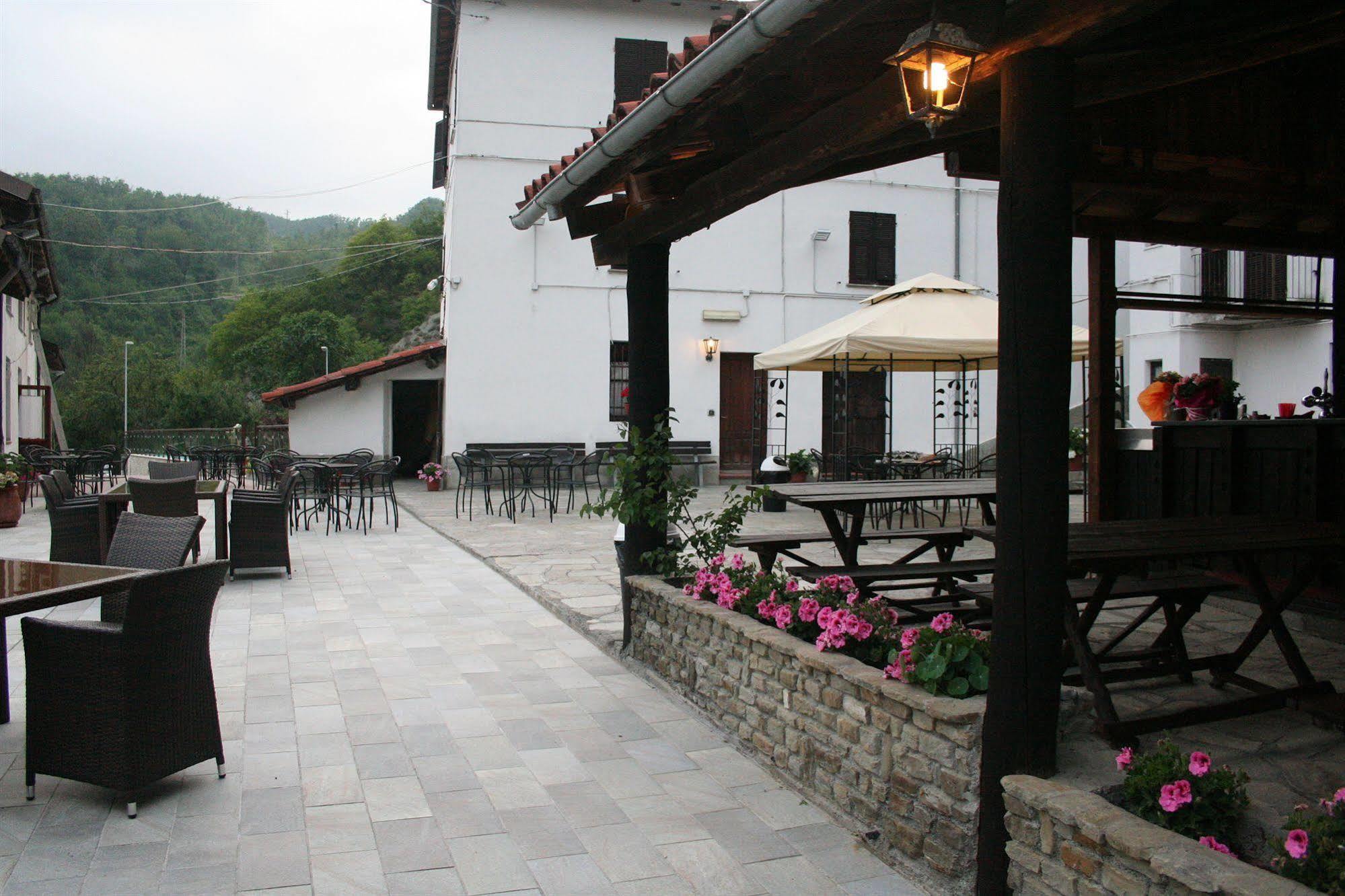 Agriturismo Cascina Del Vai Cairo Montenotte Exteriör bild